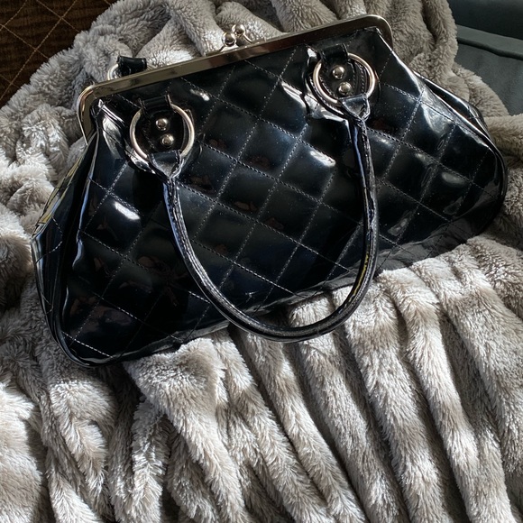 Lux de Ville Quilted Black Faux Leather Handbag. - Picture 2 of 8